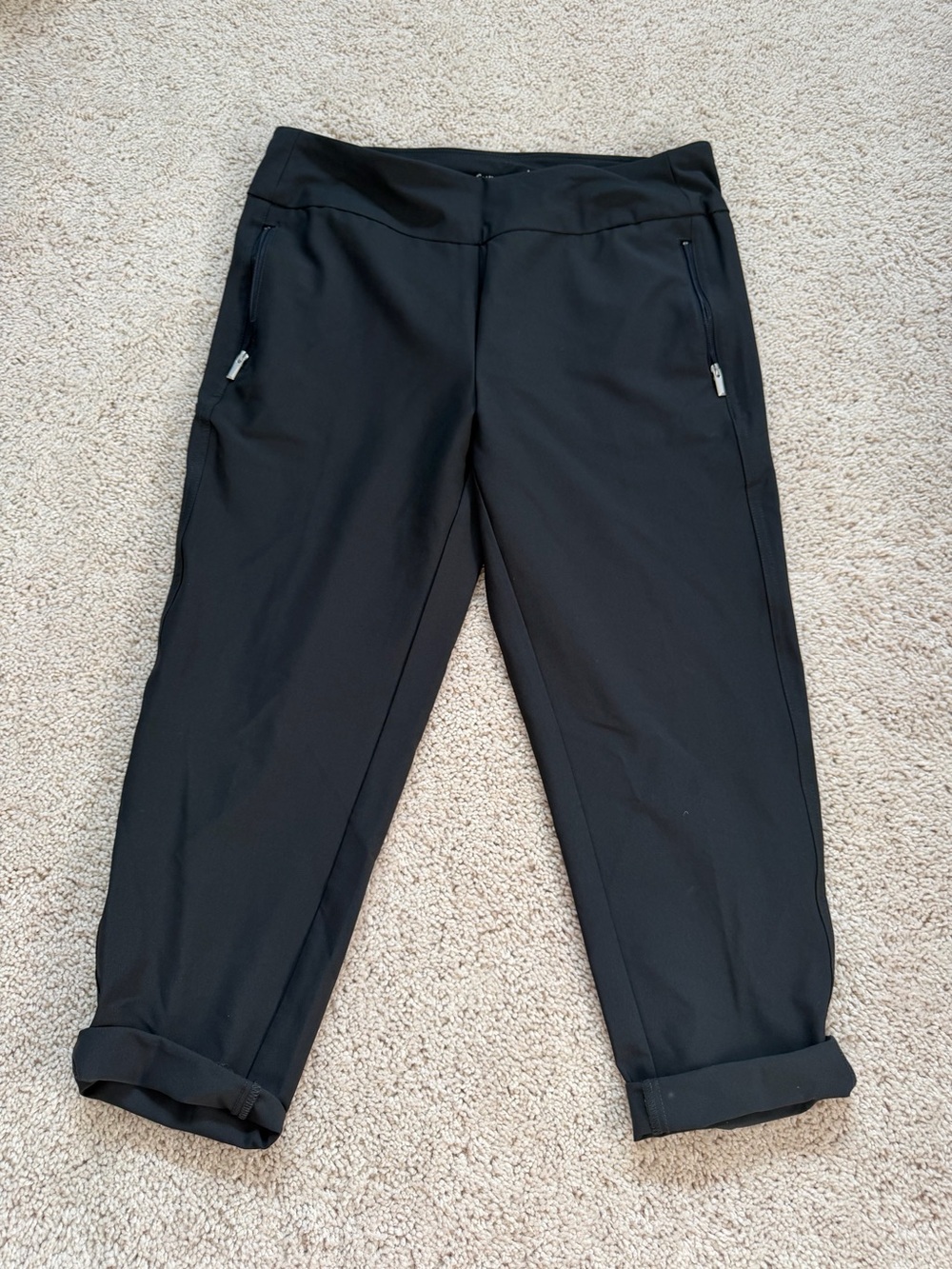 Black Cypress Club joggers with zip pockets in size S #cypressclub #athleisure